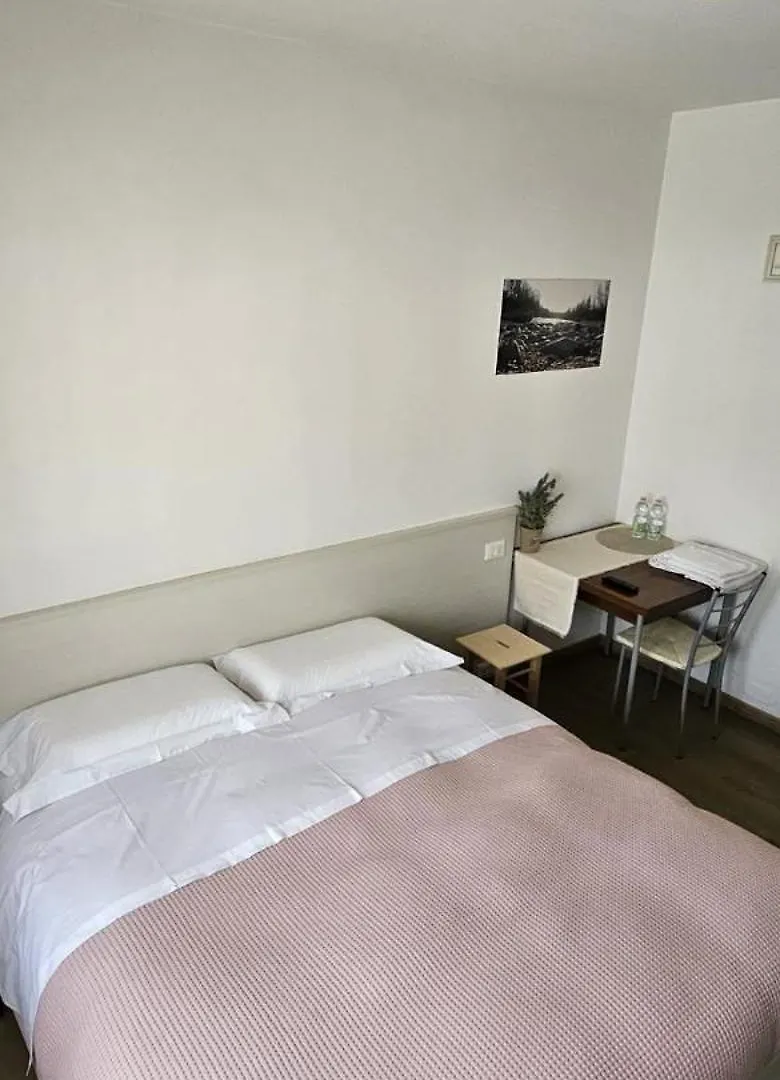 L'Igloo B&B Sedico 0*,  Italy
